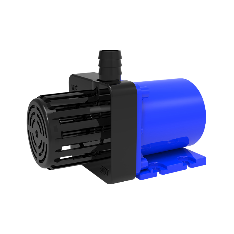 How can a high-water-pressure, low-noise water pump isolate the vibration transmission between the pump body and the mounting surface through a vibration-damping structure?